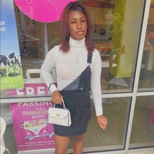 Meet your Posher, Damilah